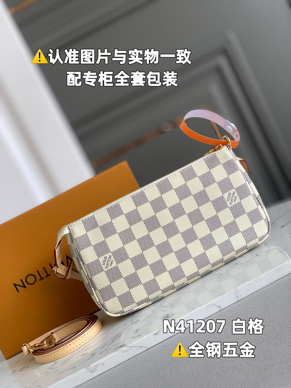 Alice Bags- Louis Vuittons  - 16453