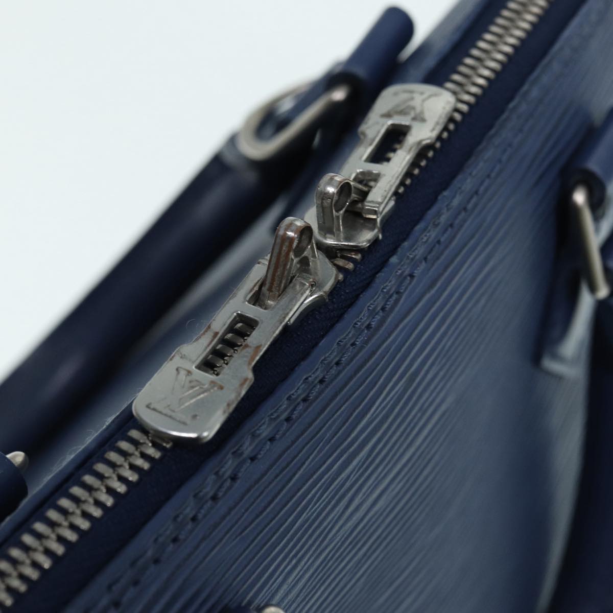 LOUIS VUITTON Epi Alma Hand Bag Blue Myrtille M5214G LV Auth 87500