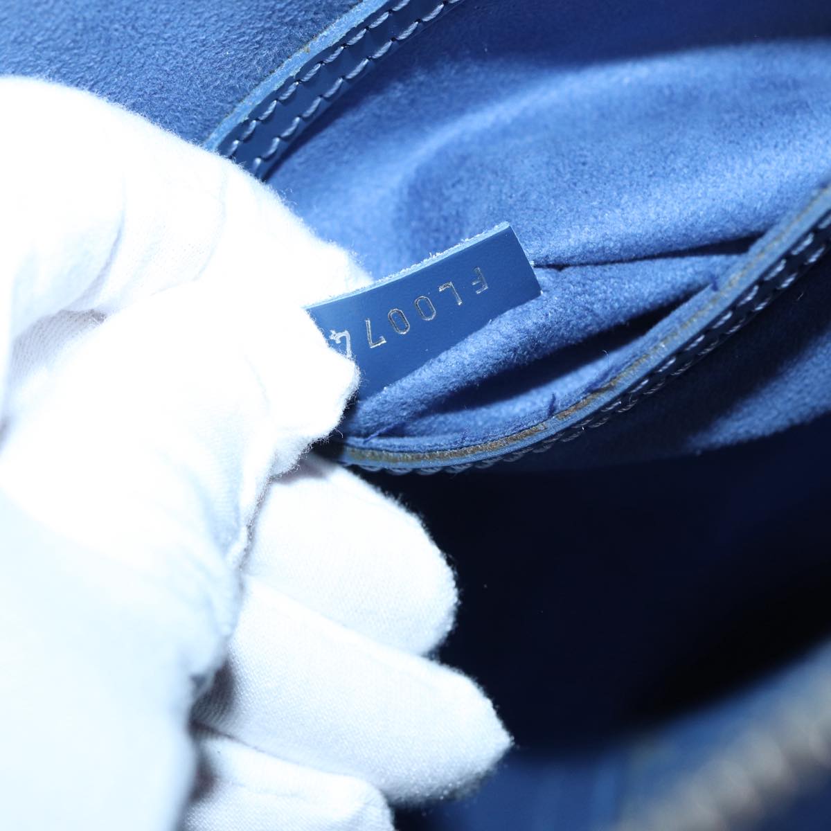 LOUIS VUITTON Epi Alma Hand Bag Blue Myrtille M5214G LV Auth 87500