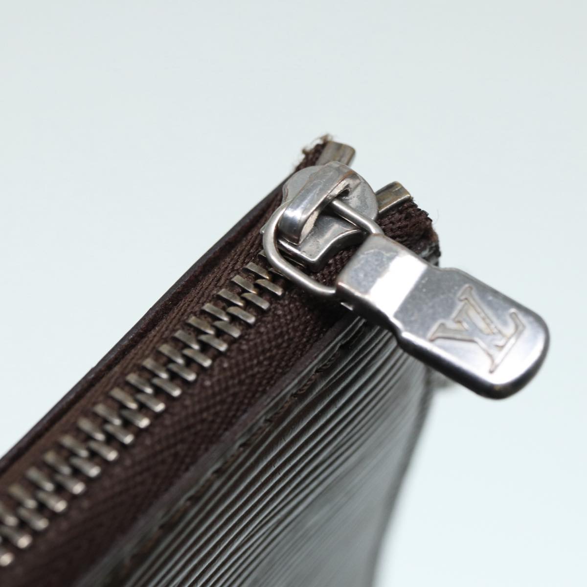 LOUIS VUITTON Epi Pochette Accessoires Pouch Mocha M5294D LV Auth 87960