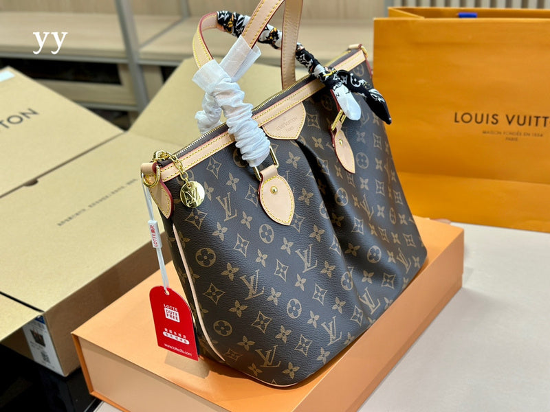 Alice bags - Louis Vuittons  - 15000