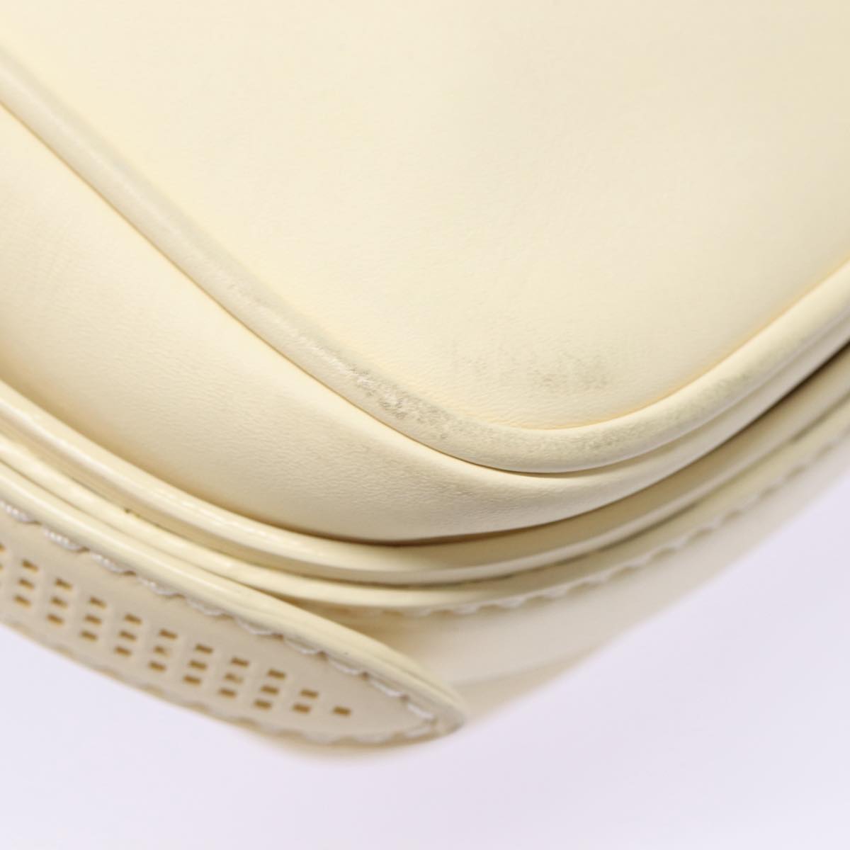 LOUIS VUITTON Cuir Bequia Trotteur MM Bag Leather White M95359 LV Auth 88027