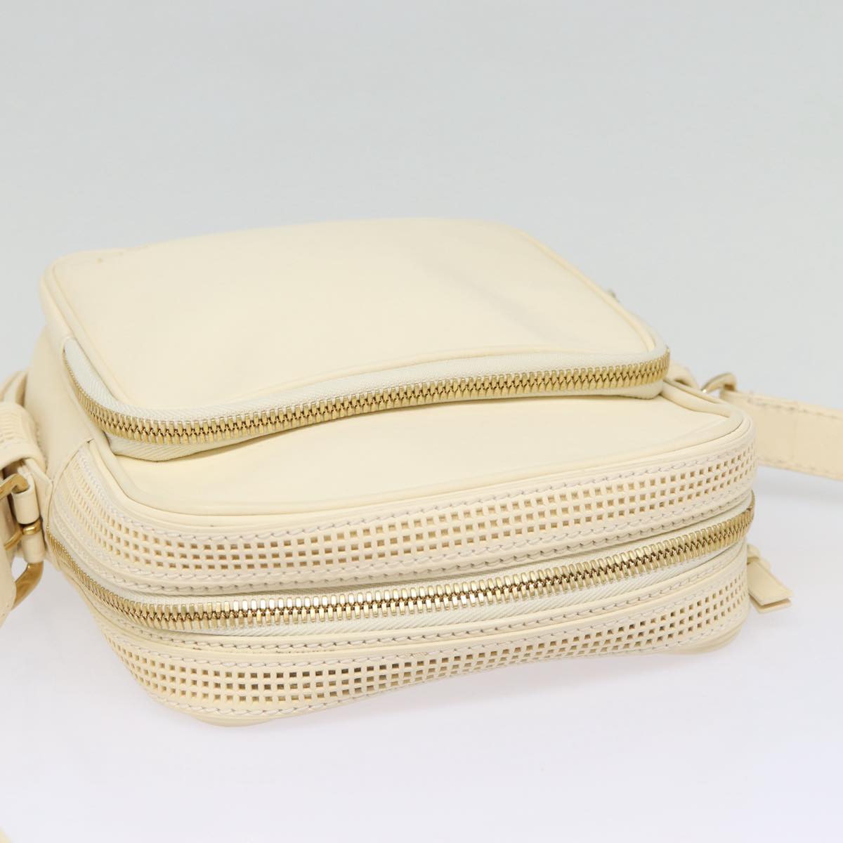 LOUIS VUITTON Cuir Bequia Trotteur MM Bag Leather White M95359 LV Auth 88027
