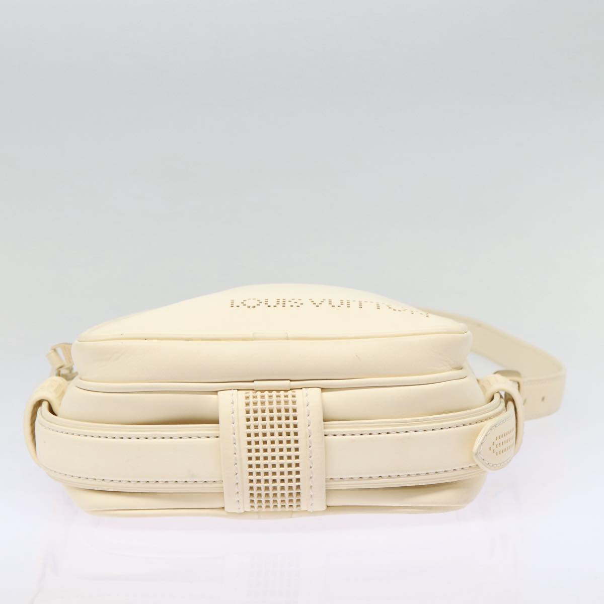 LOUIS VUITTON Cuir Bequia Trotteur MM Bag Leather White M95359 LV Auth 88027
