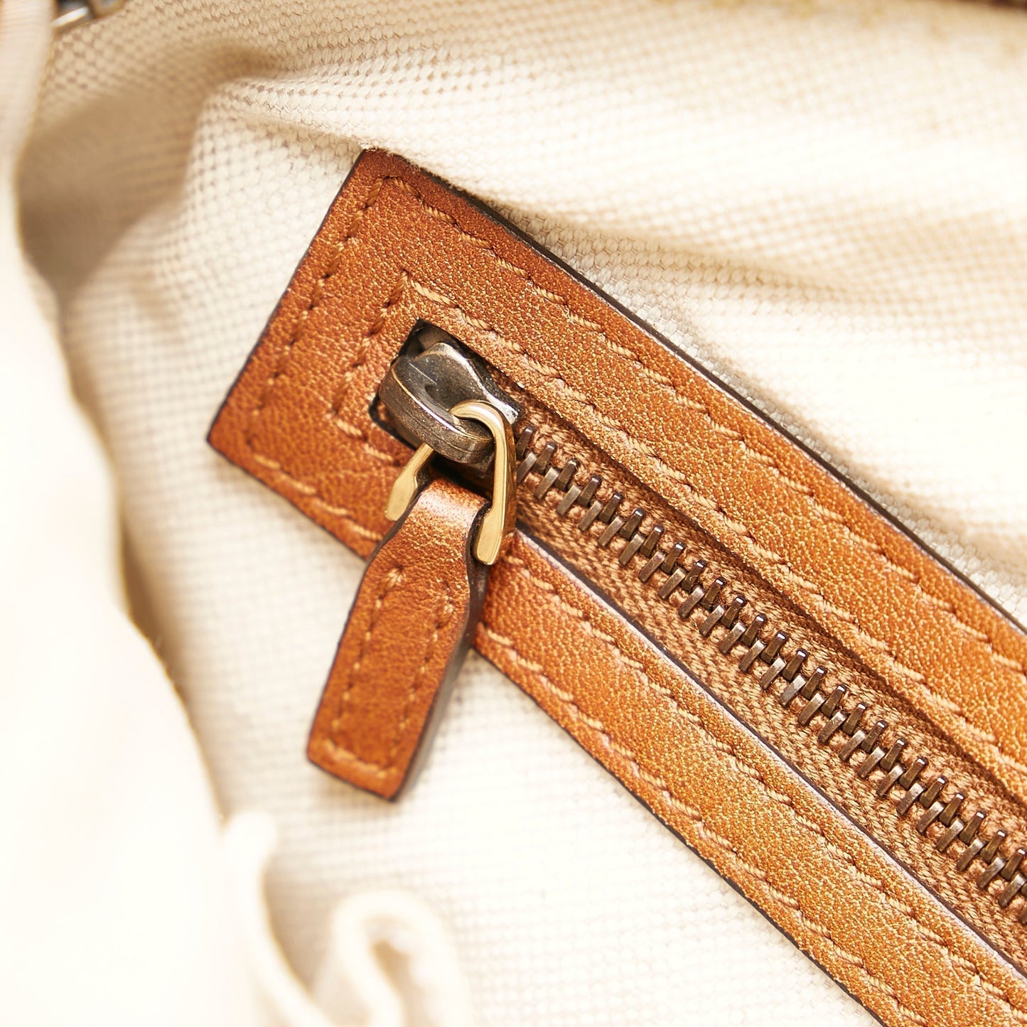 Gucci Laidback Crafty Handbag