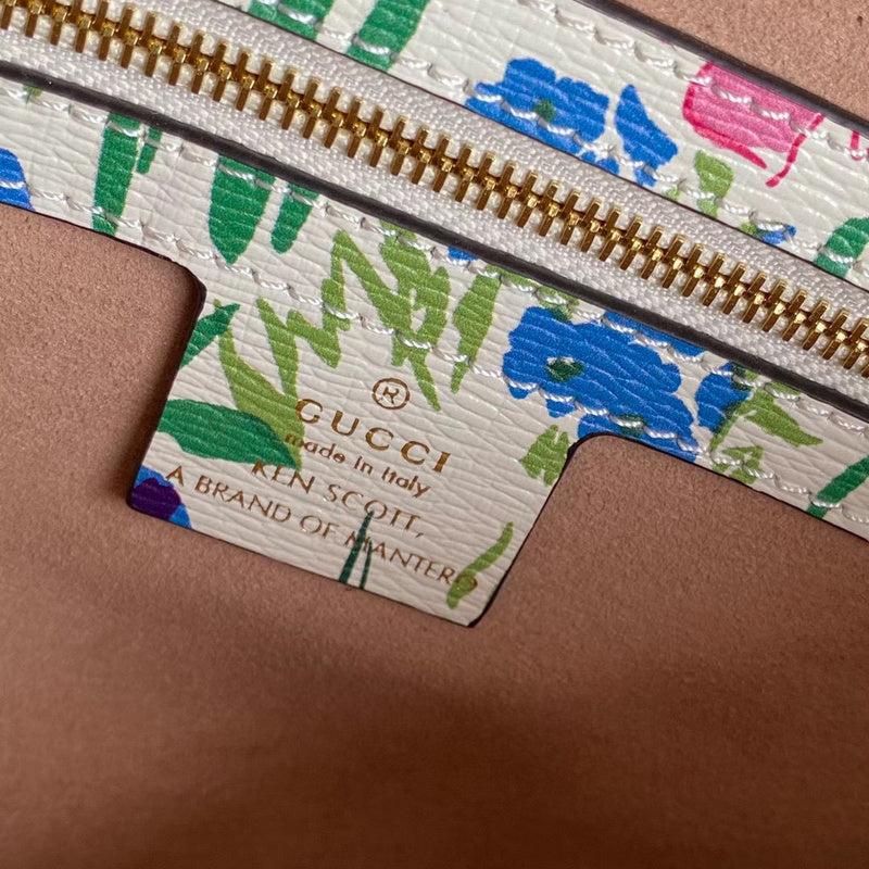 Gucci   Luxury Bags  1043