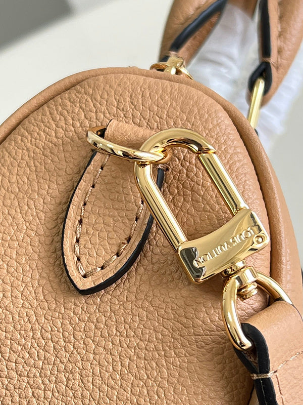 Alice  Bags- Louis Vuittons  - 16468