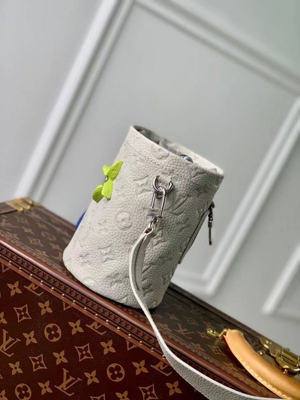Alice Bags- Louis Vuittons  - 16320