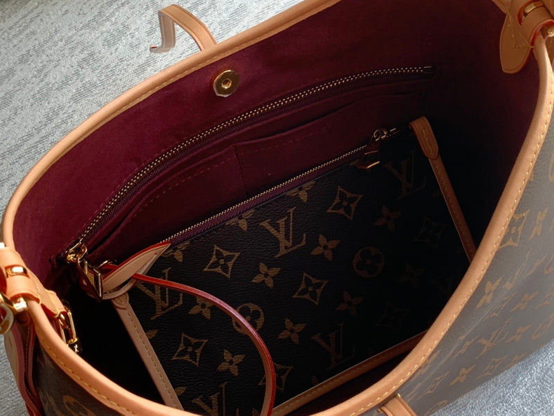 Alice Bags- Louis Vuittons  - 16037