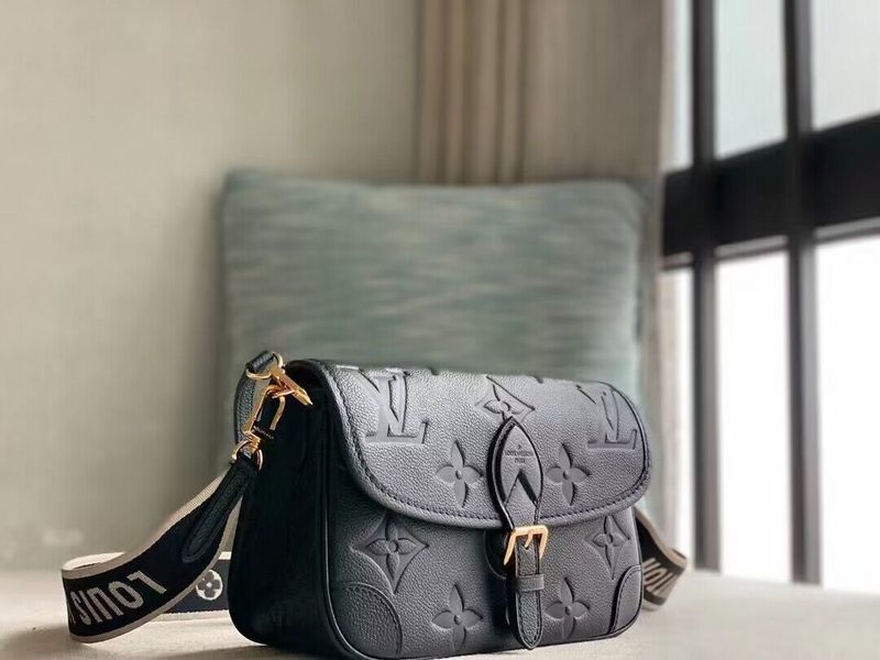 Alice bags - Louis Vuittons  - 15617