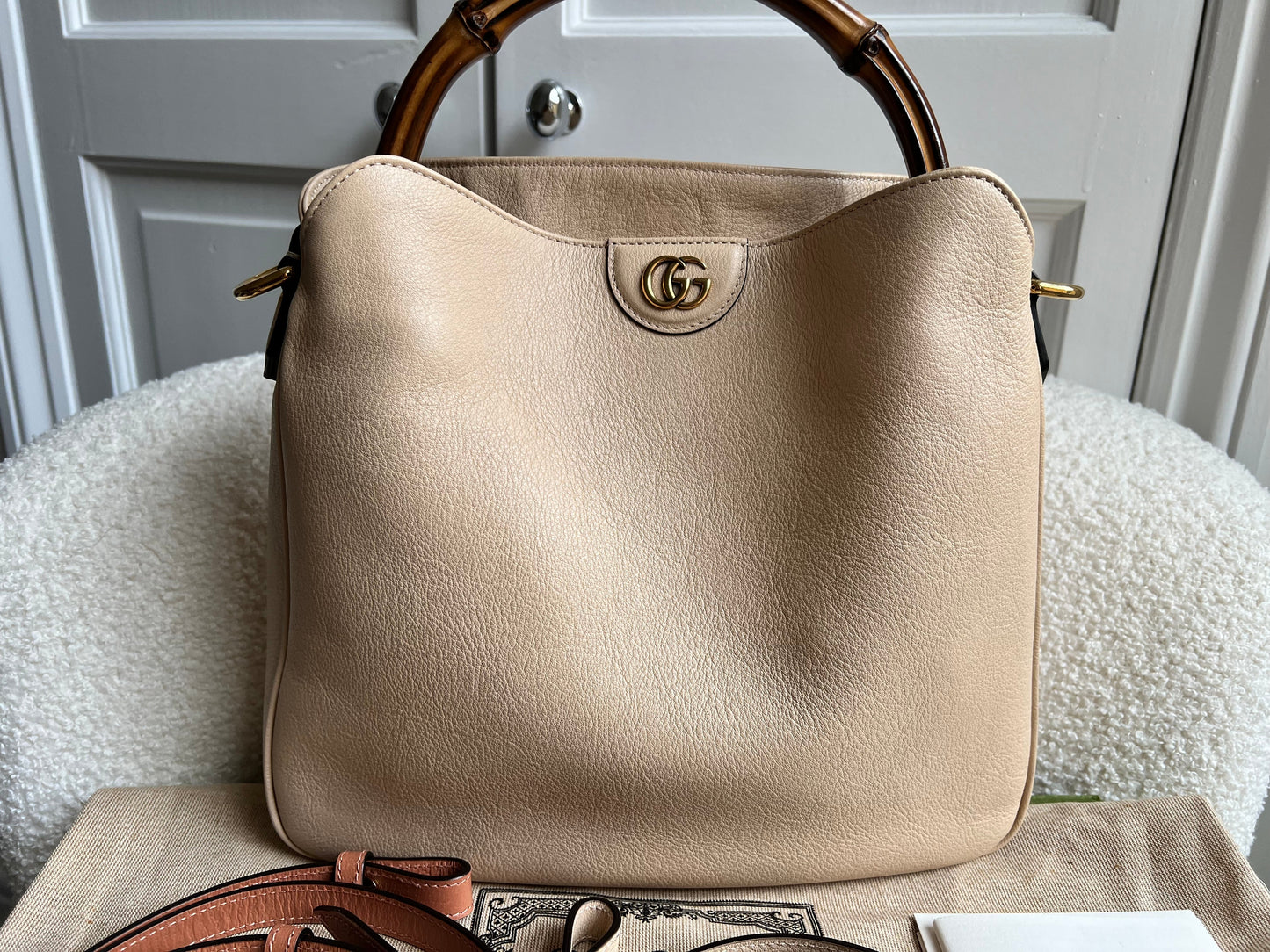 Gucci Cream Medium Diana Hobo (RRP £2110)