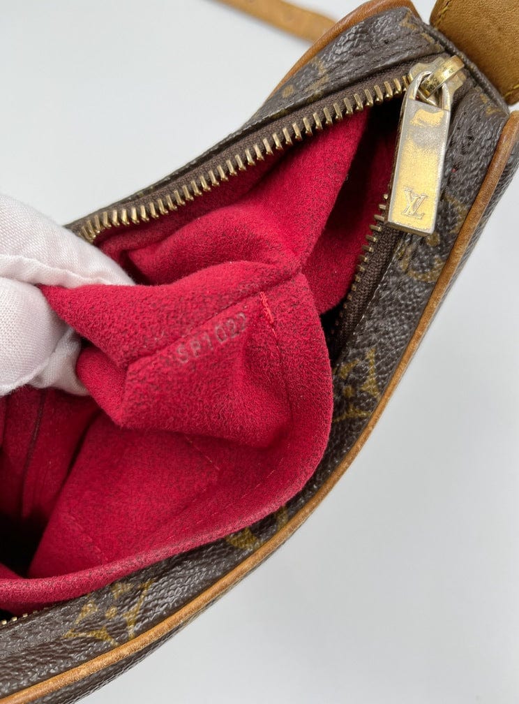 Louis Vuitton Croissant PM