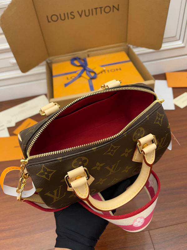 Alice bags- Louis Vuittons  - 16707