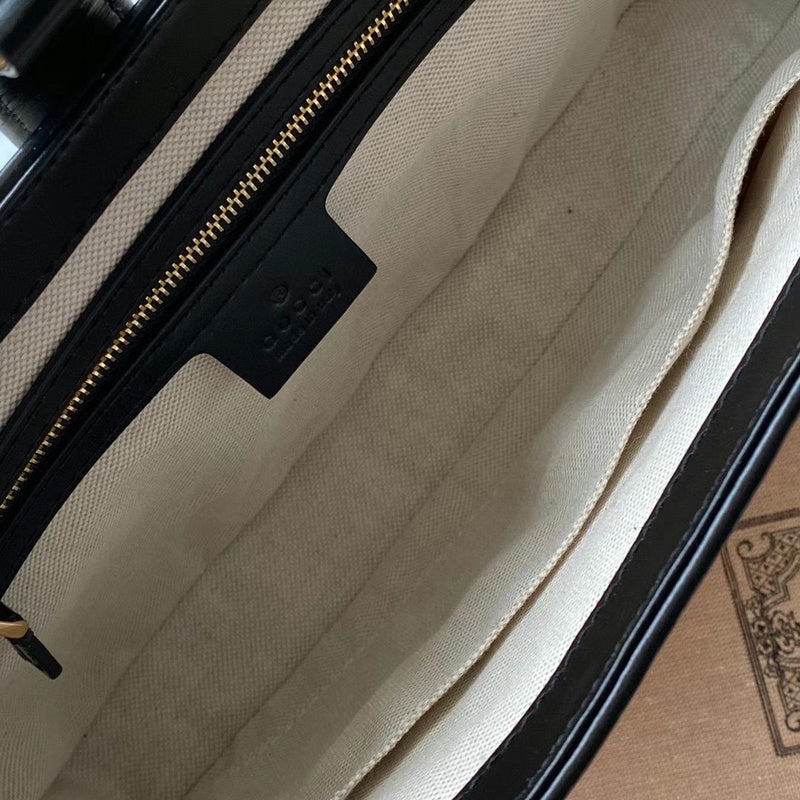 Gucci   Luxury Bags  1049