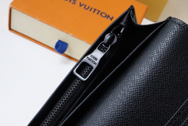 Alice Bags- Louis Vuittons  - 16005