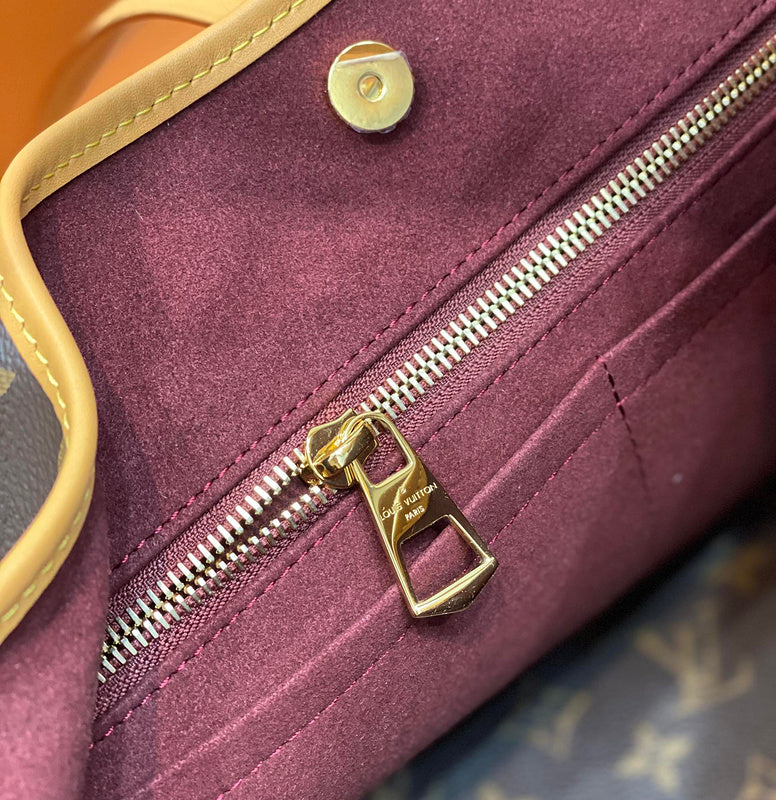 Alice Bags- Louis Vuittons  - 16239