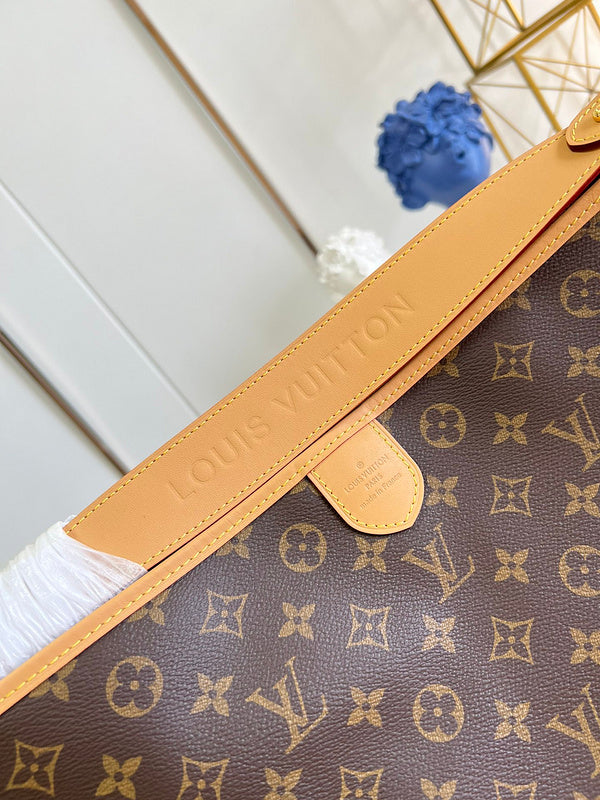 Alice Bags- Louis Vuittons  - 16263