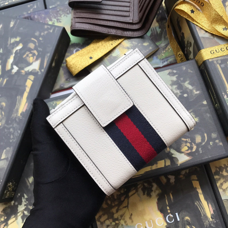 Gucci   Luxury Bags  864
