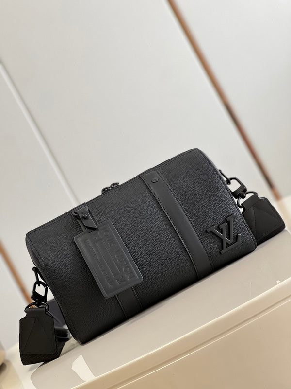 Alice Bags- Louis Vuittons  - 16134