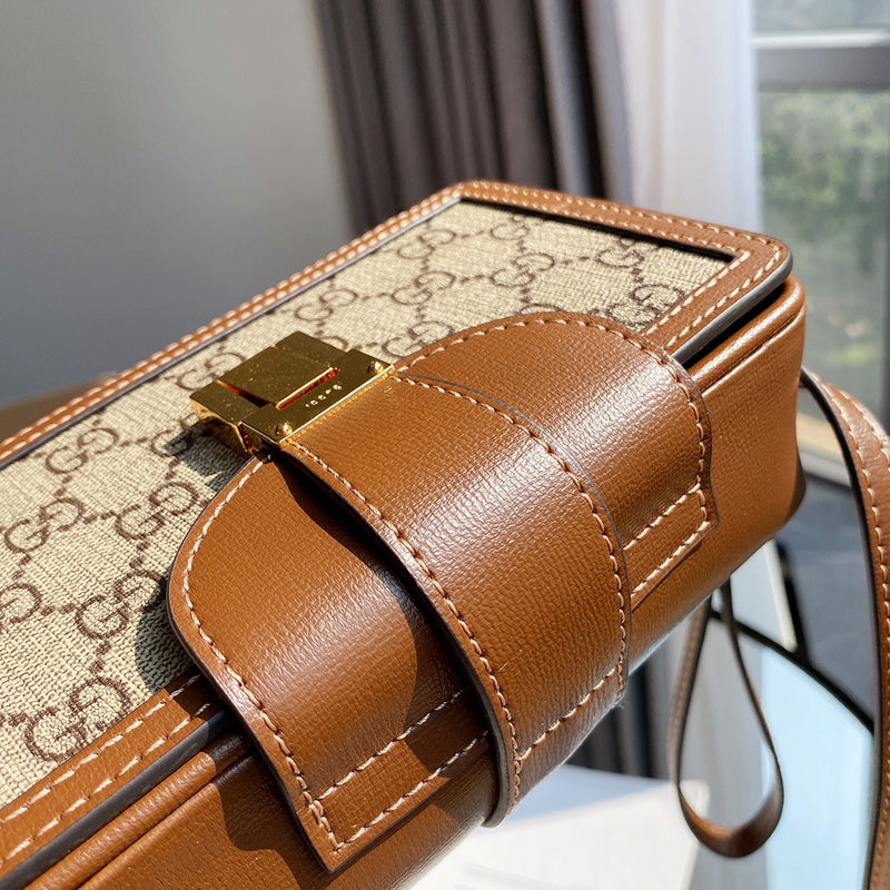 Gucci   Luxury Bags  1376