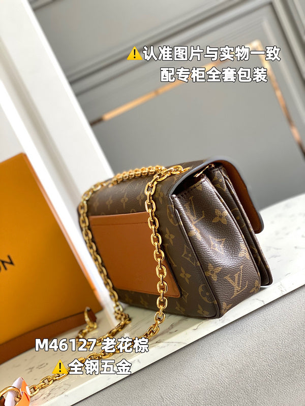 Alice Bags- Louis Vuittons  - 15952