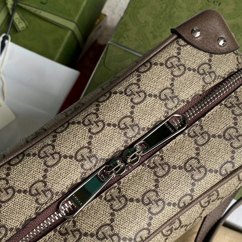 Gucci   Luxury Bags  1060