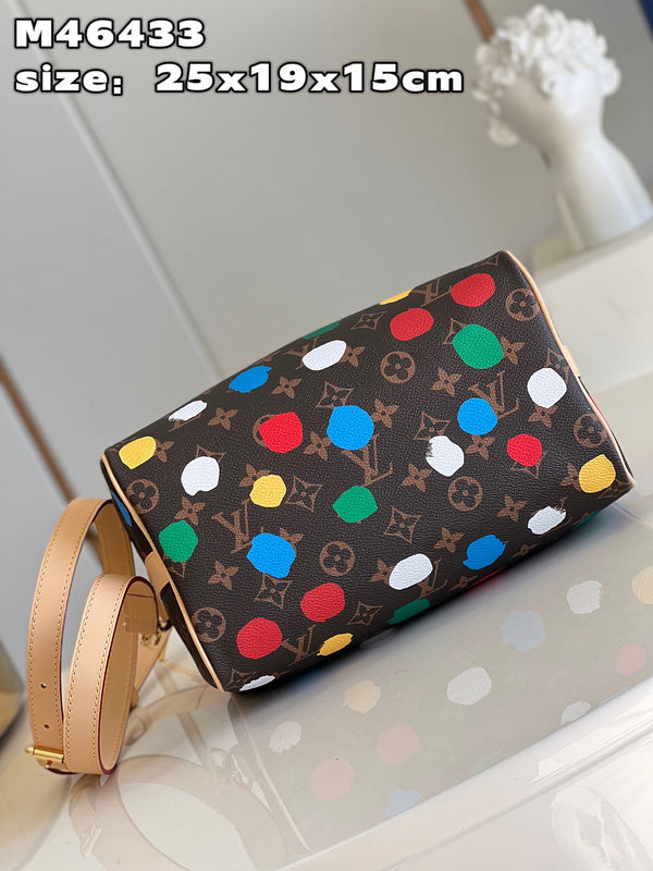 Alice Bags- Louis Vuittons  - 15979