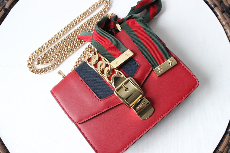 Gucci   Luxury Bags  1301