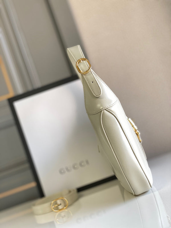 Gucci   Luxury Bags  1050