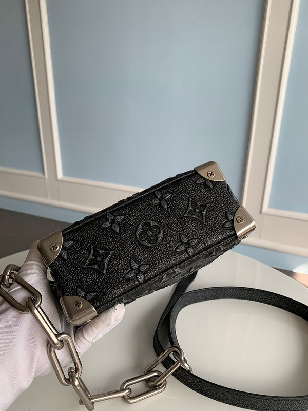 Alice Bags- Louis Vuittons  - 16097