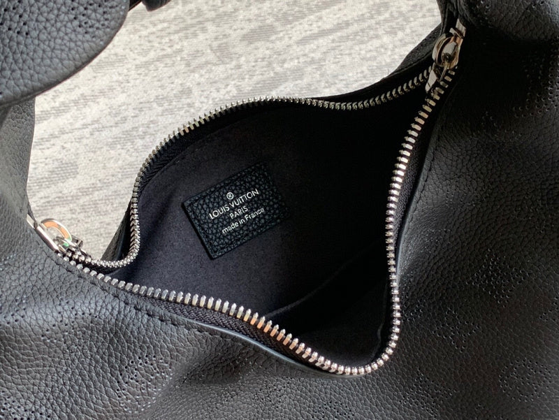 Alice Bags- Louis Vuittons  - 16384