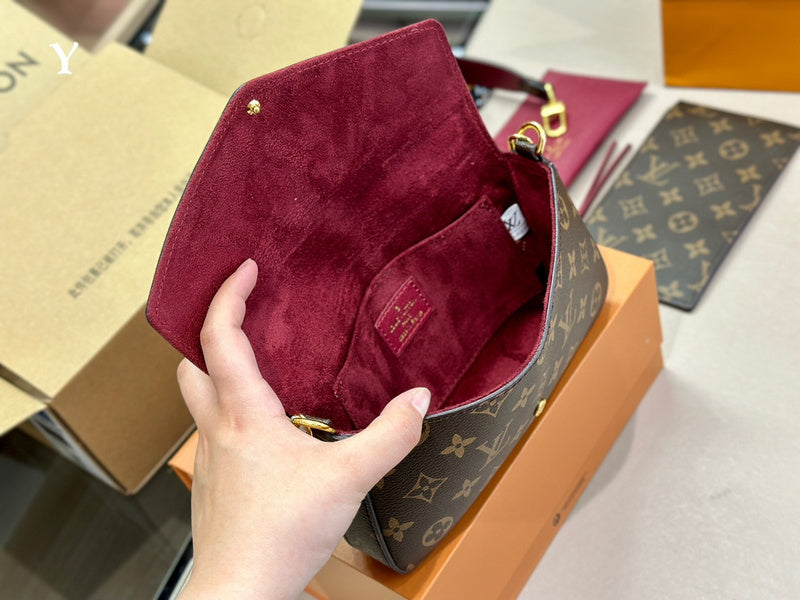 Alice bags - Louis Vuittons  - 15090