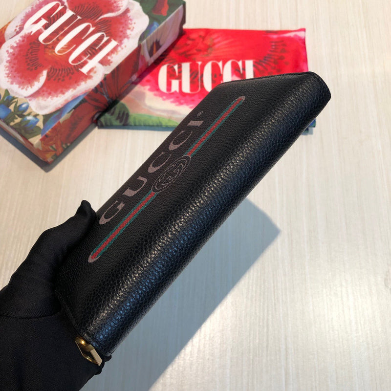 Gucci   Luxury Bags  878