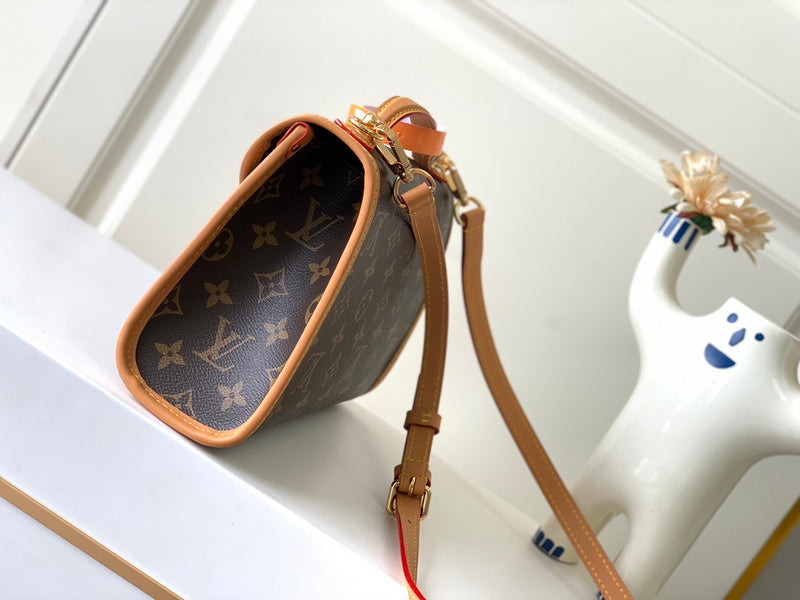 Alice Bags- Louis Vuittons  - 16249