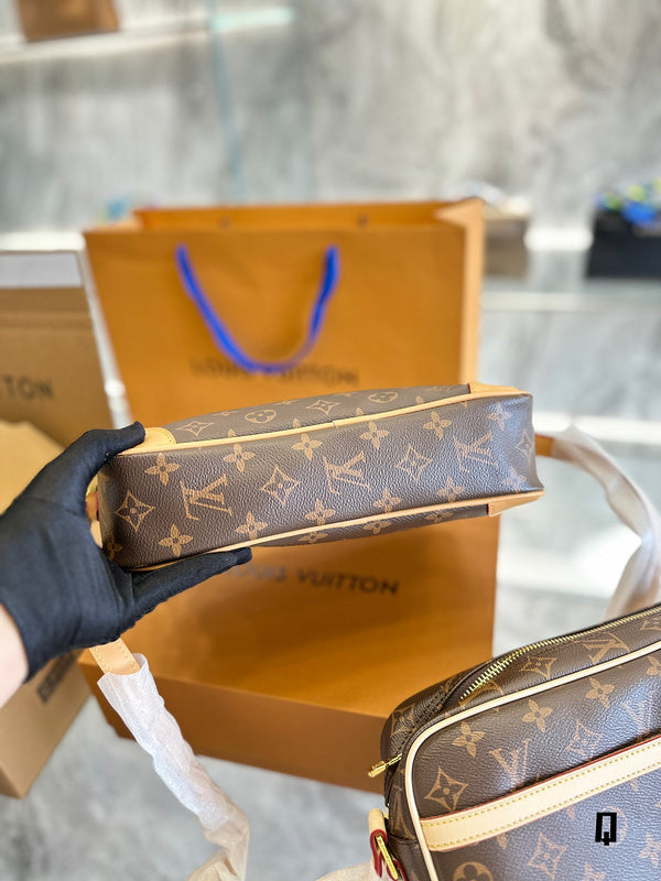 Alice bags - Louis Vuittons  - 15140