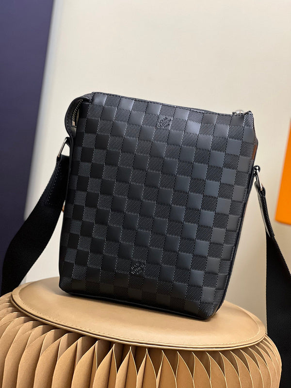 Alice Bags- Louis Vuittons  - 16141
