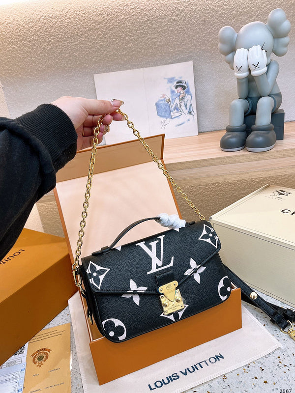 Alice bags - Louis Vuittons  - 15102