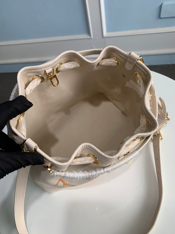 Alice bags - Louis Vuittons  - 15173