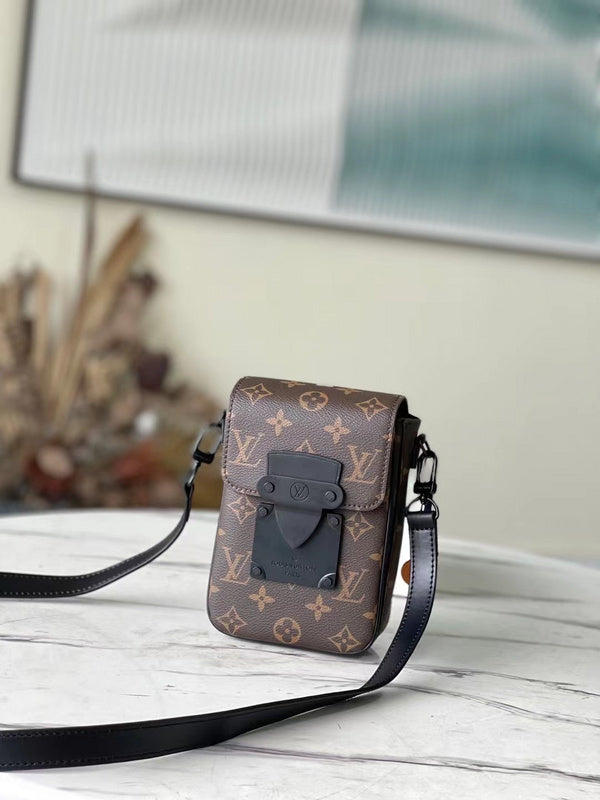 Alice Bags- Louis Vuittons  - 16479