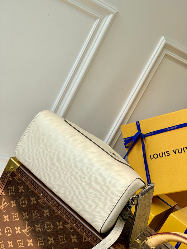 Alice Bags- Louis Vuittons  - 16744