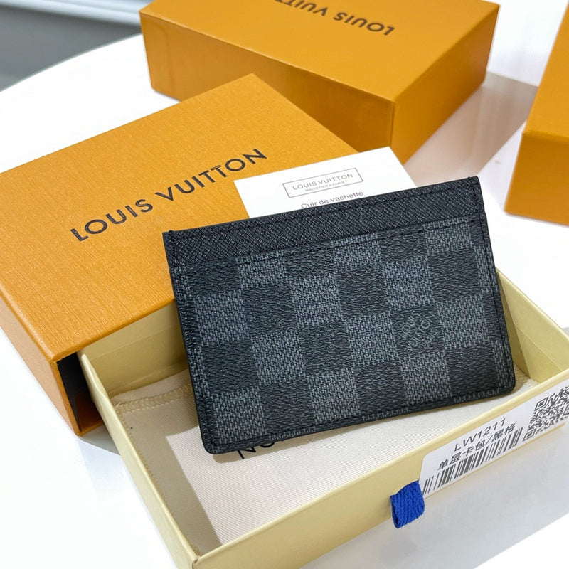 Alice Bags- Louis Vuittons  - 16293