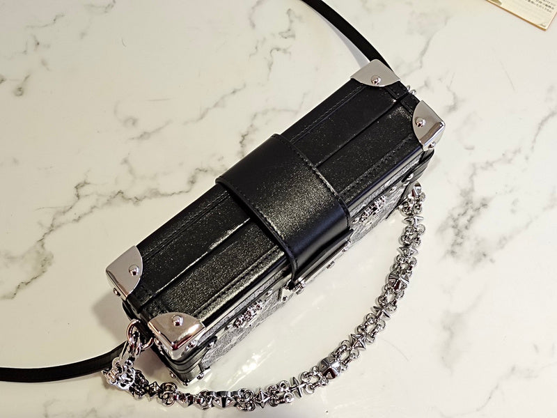 Alice Bags- Louis Vuittons  - 16071
