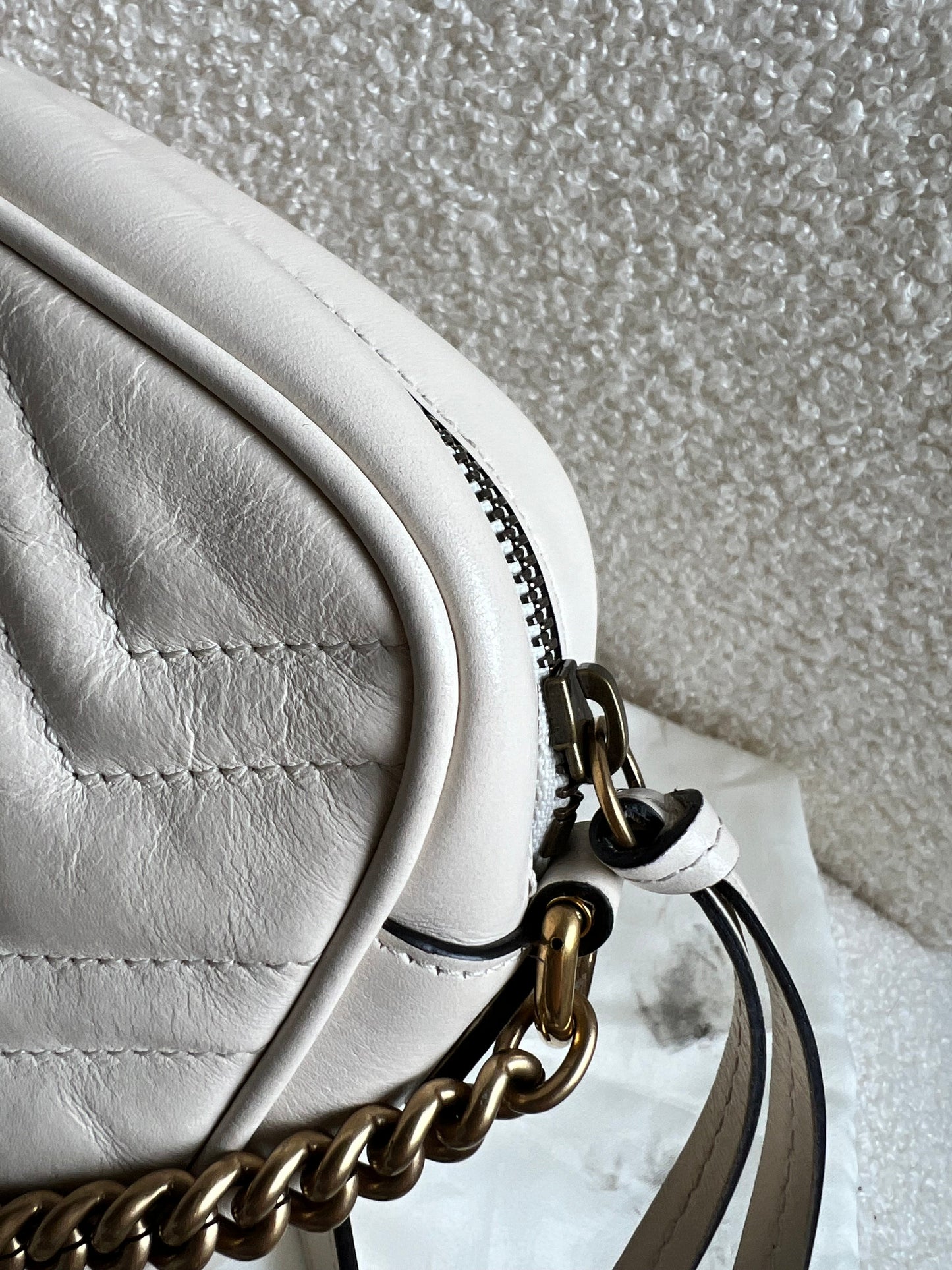 Gucci GG White Marmont Mini Shoulder Bag (RRP £1,160)