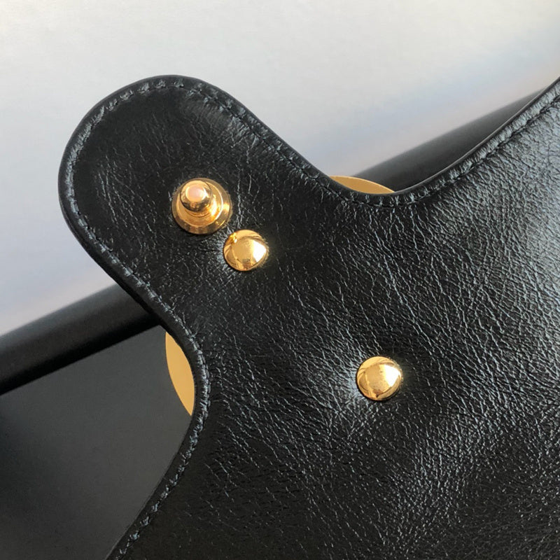 Gucci   Luxury Bags  1210