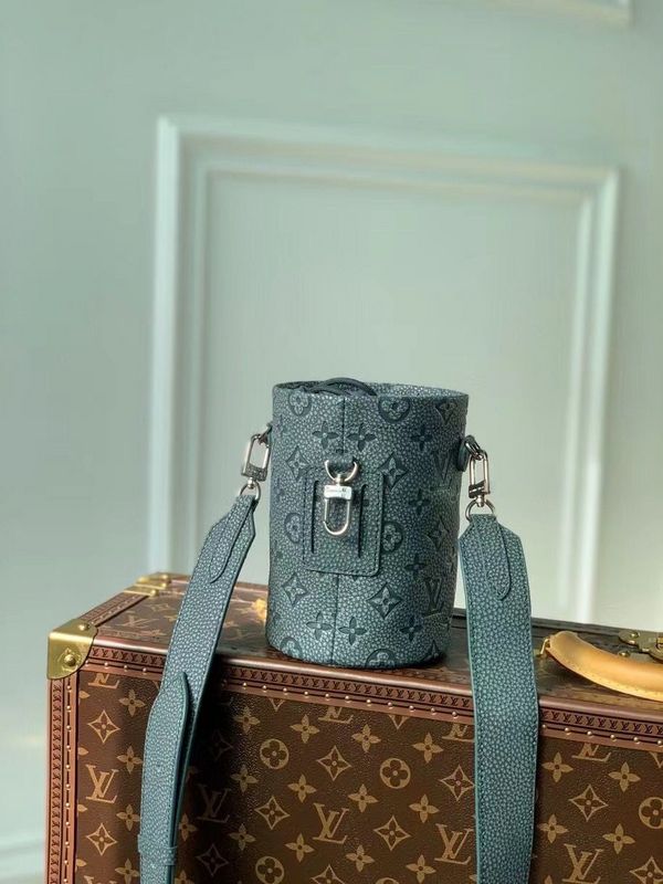 Alice Bags- Louis Vuittons  - 16321