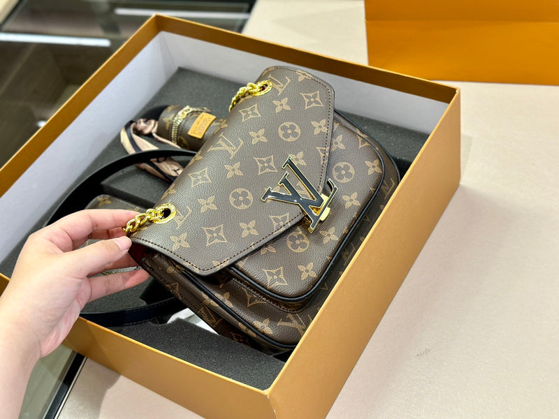 Alice bags - Louis Vuittons  - 14900