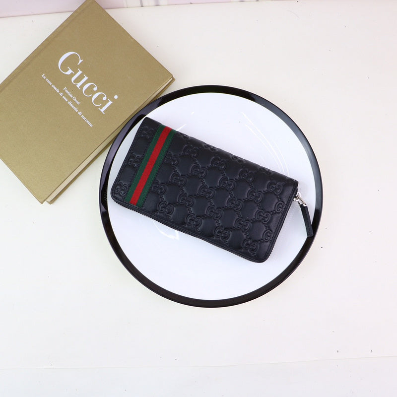 Gucci   Luxury Bags  960