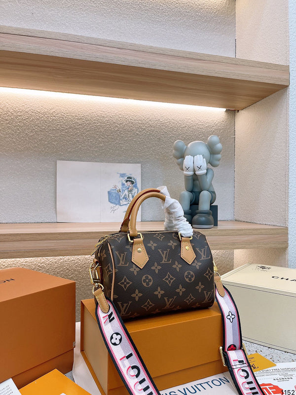 Alice bags - Louis Vuittons  - 15143