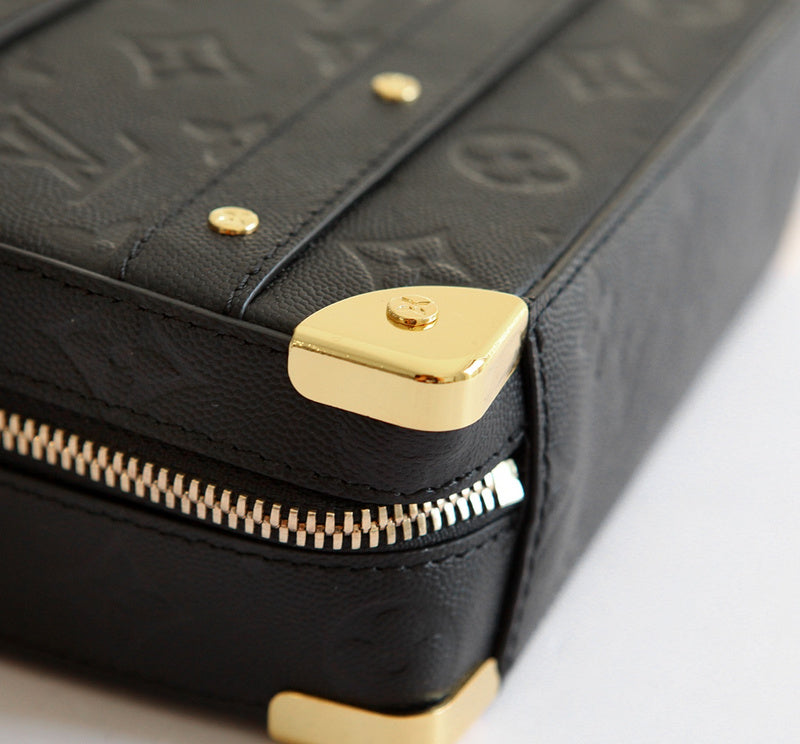 Alice Bags- Louis Vuittons  - 16047