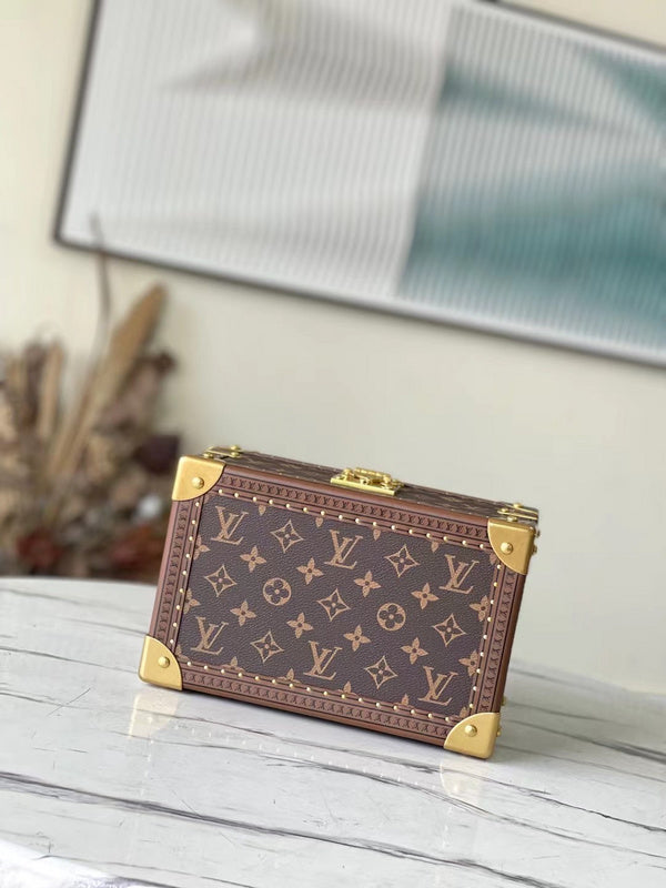 Alice Bags- Louis Vuittons  - 16183